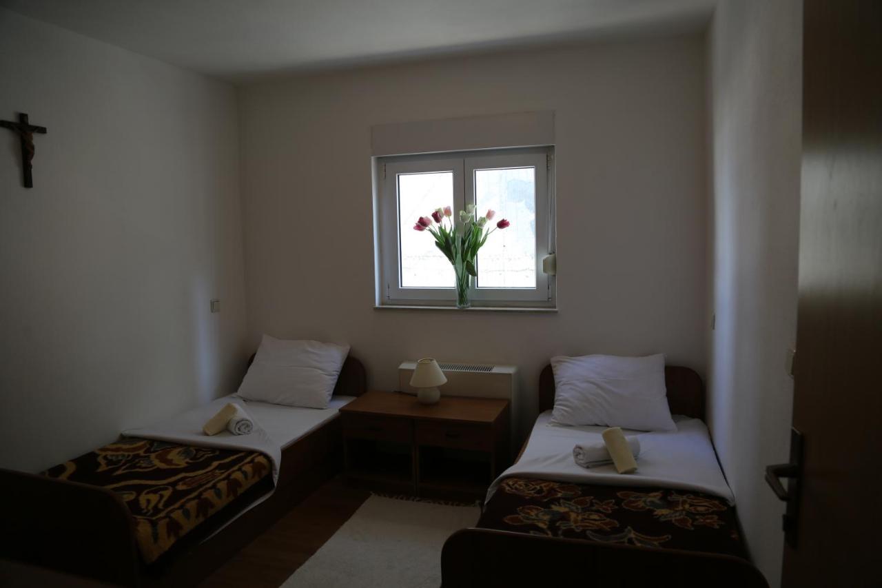 Pansion Devotions Hotel Medugorje Bagian luar foto